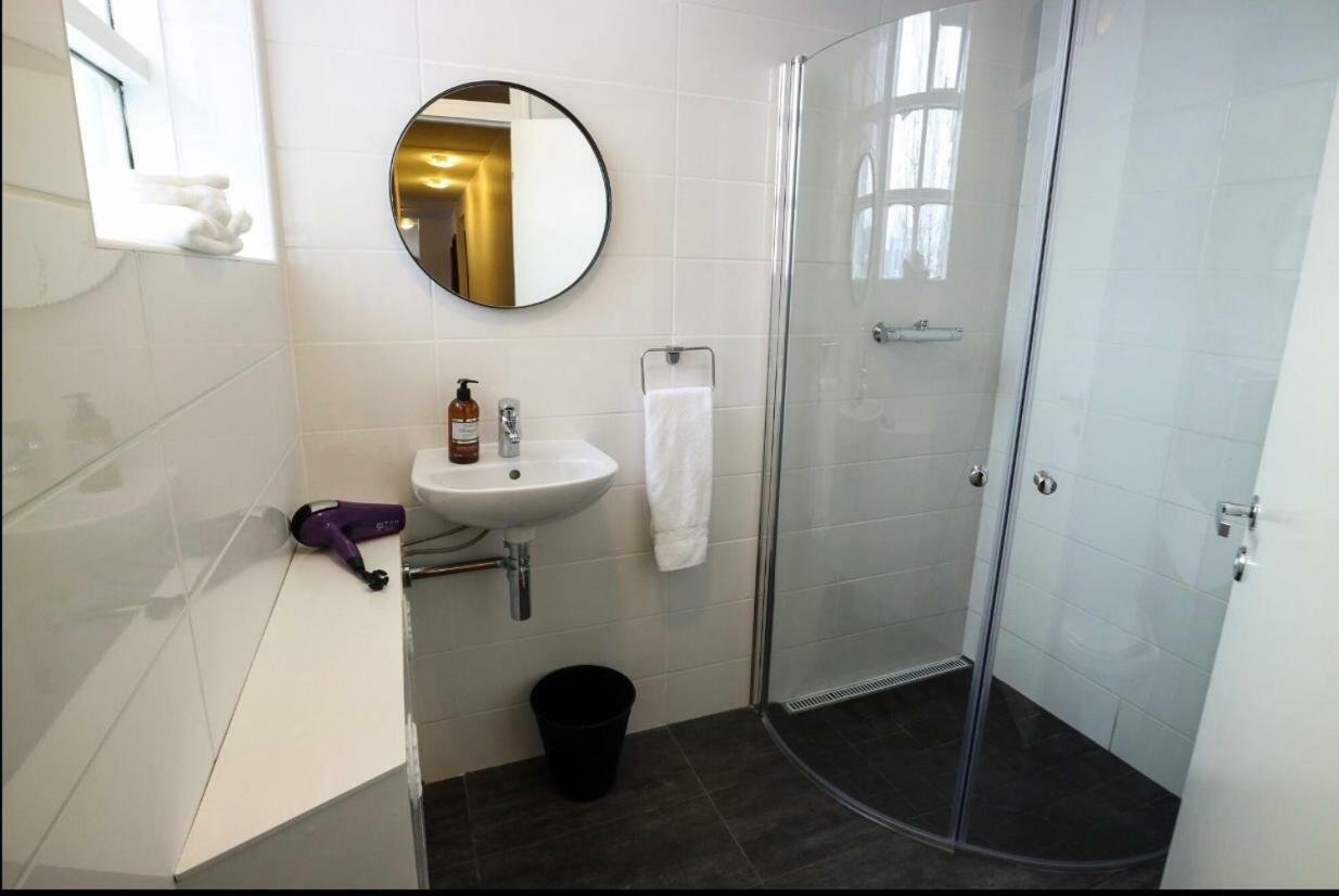 Отель 10B Gamla Laeknishusith Hg15108 Saudarkrokur Экстерьер фото